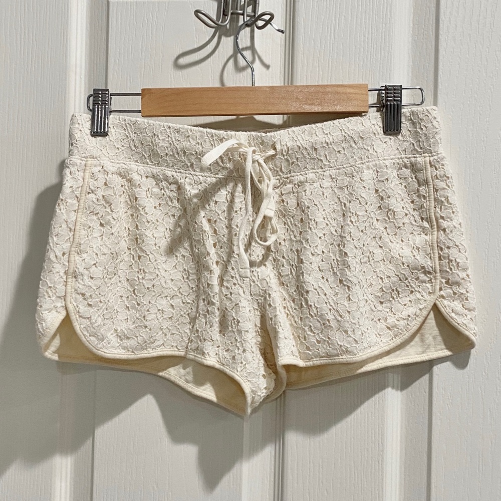Lou & Grey cream lace shorts - Picture 4 of 5